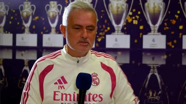 Góc Nhìn F8BET: Mourinho châm biếm vụ Man City: Tôi đã ngoài 60, phải nhờ ma